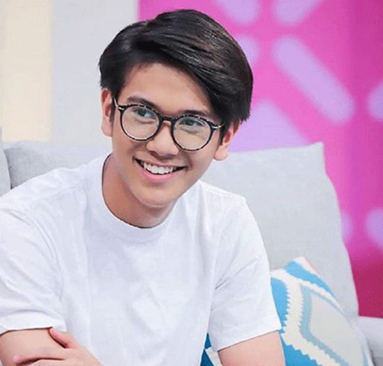 Biodata Iqbaal Ramadhan Lengkap dengan Profil & Foto Terbaru
