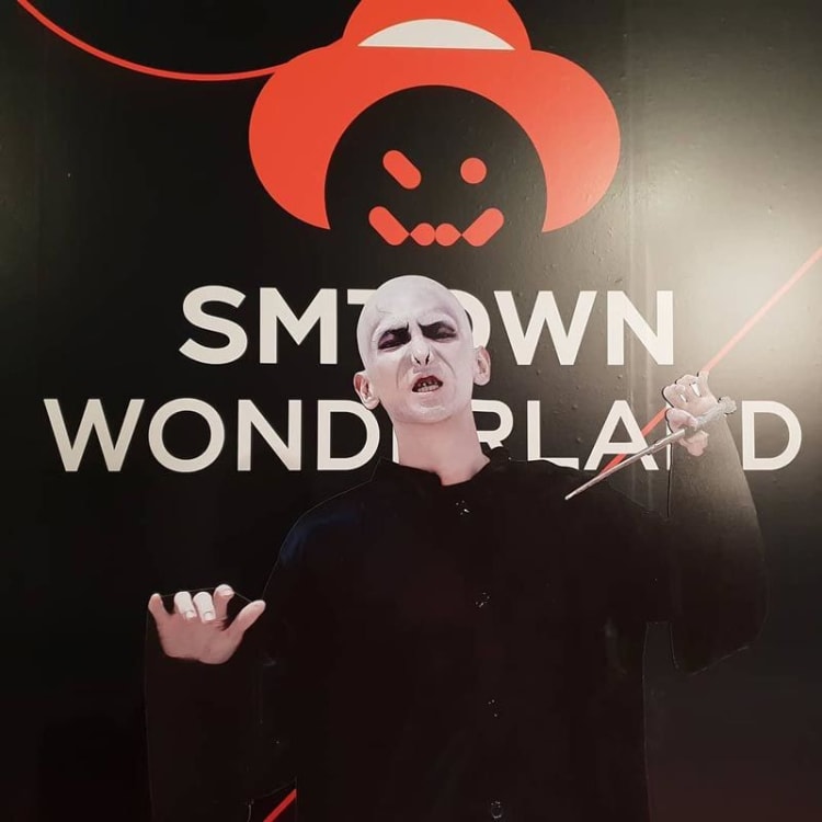 kostum halloween Key Shinee Sebagai Voldemort 1 1 - Seram & Lucu! Deretan Kostum Halloween Idol KPop Terbaik dan Terbaru