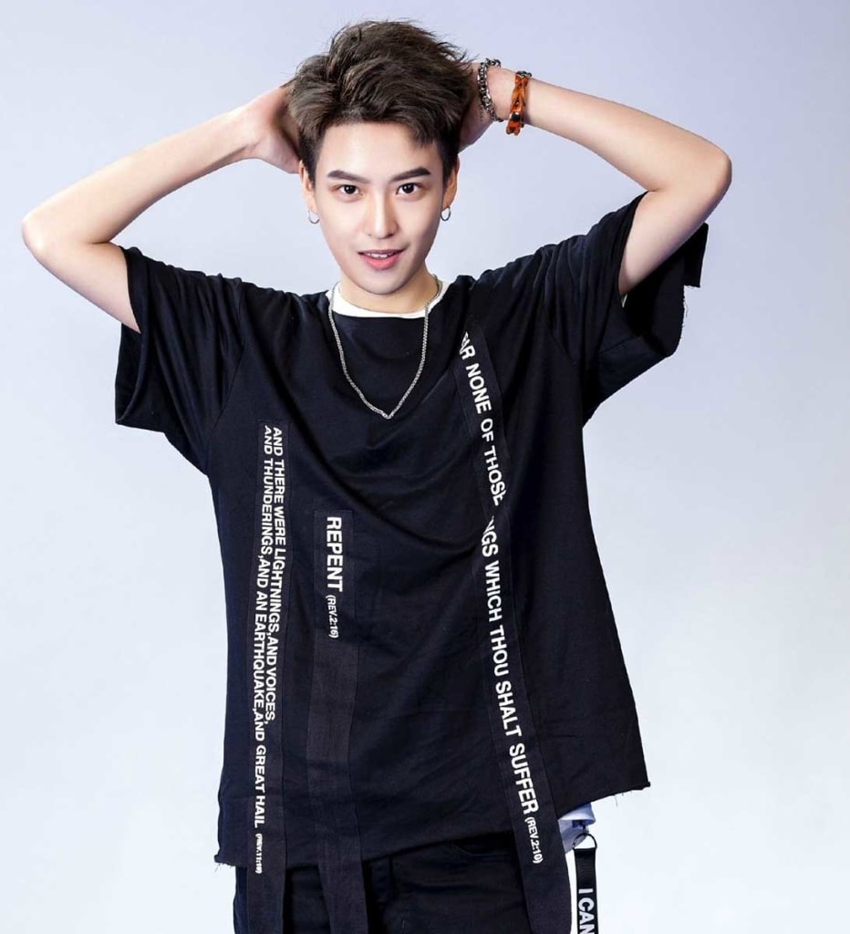 member FFC Acrush Lin Fan - Wow, Ga heran deh Boyband yang satu ini banyak penggemar cowoknya