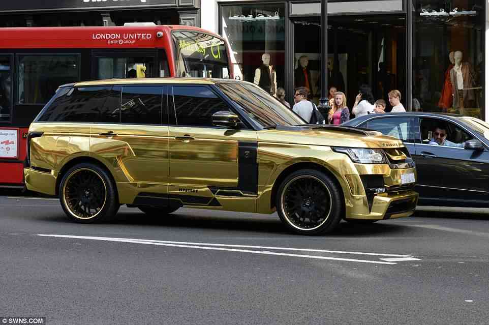 gold car - Hal Gila Ini Hanya Bisa Kamu Temui Di Dubai Yang Akan Membuatmu Melongo