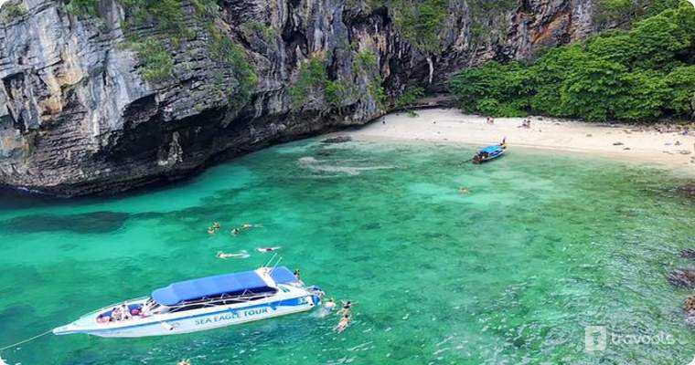 phi phi island tour by speedboat from phuket