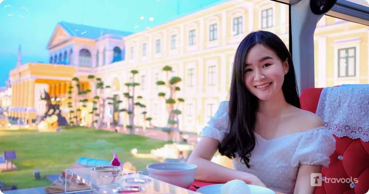 Thai Bus Food Tour girl