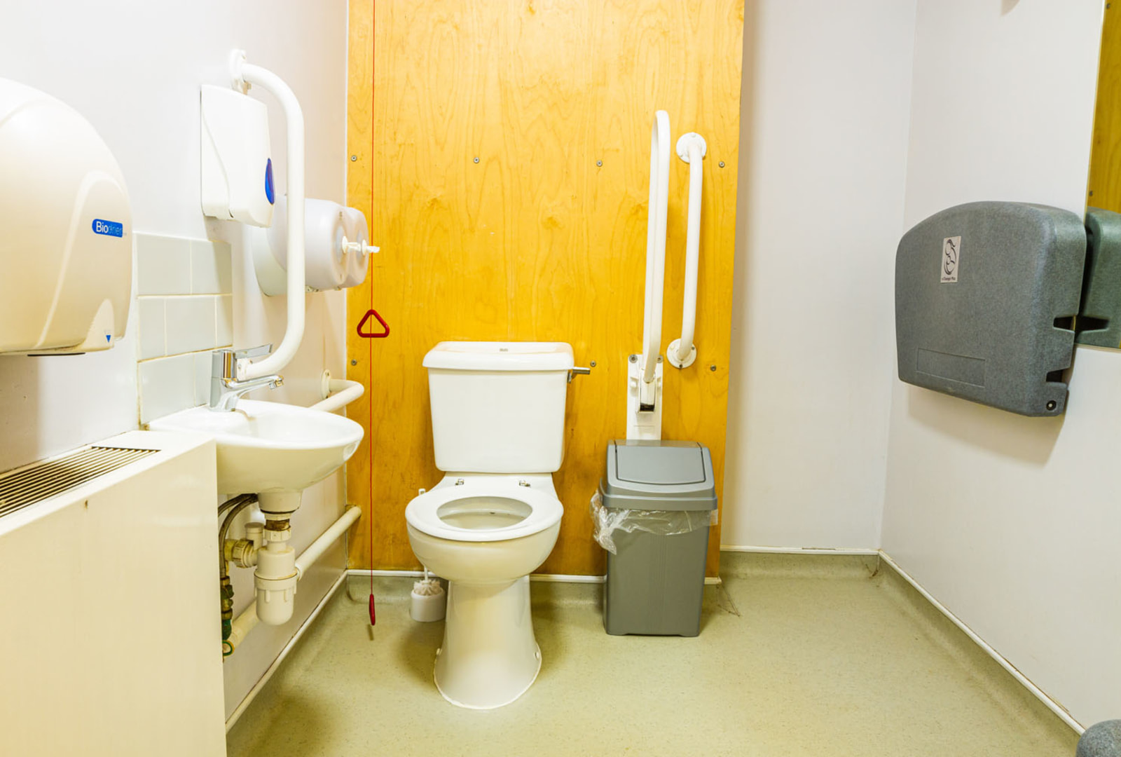 Accessible toilet space