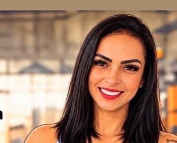 Professora Dani Pires