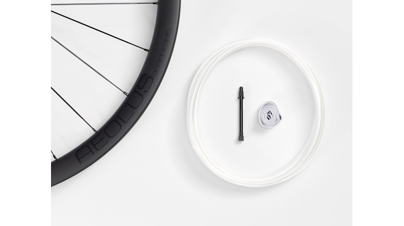 Bontrager Aeolus Elite 35 TLR Disc Road Wheel - Electra Bikes