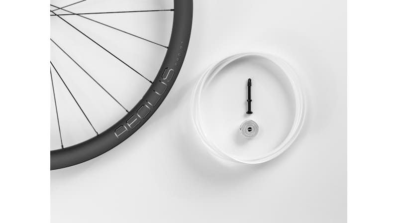 ボントレガー Aeolus Pro 37 TLR ディスク ロード ホイール - Trek