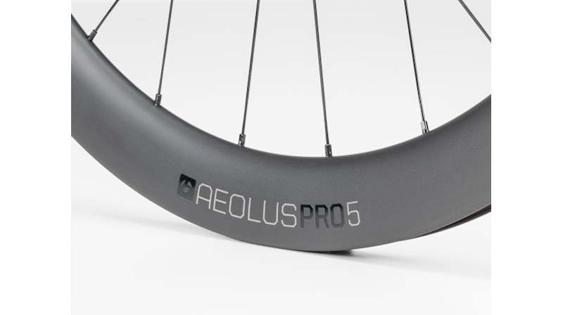Bontrager Aeolus Pro 5 TLR Disc Road Wheel - Trek Bikes