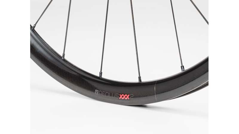 Bontrager Aeolus XXX 2 TLR Disc Clincher Road Wheel - Trek Bikes