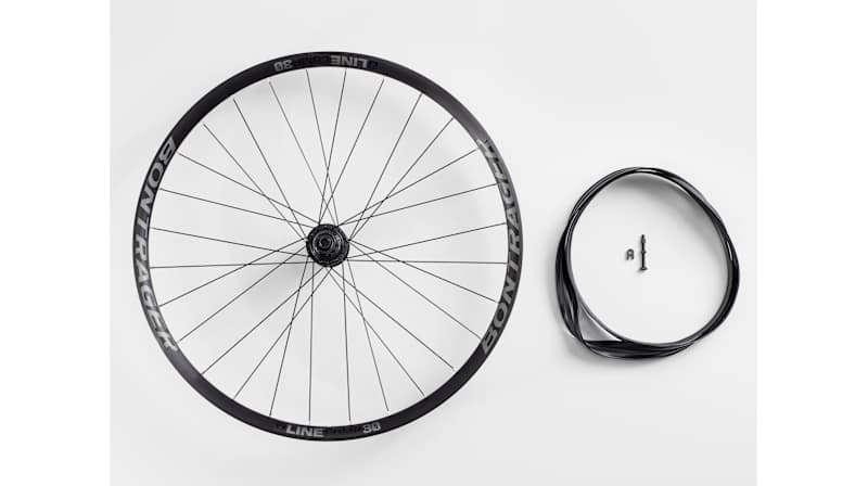 BONTRAGER 29er BOOST Frホイール タイヤ付き Bontrager Line Comp 30 TLR Boost 29˝ Disc MTB Wheel - Trek Bikes (JP)