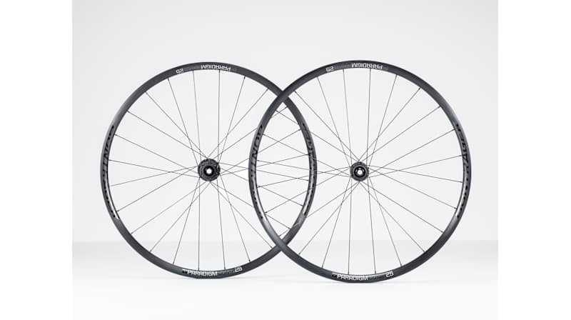 Bontrager Paradigm Comp 25 TLR Disc Road Wheel - Trek Bikes (GB)