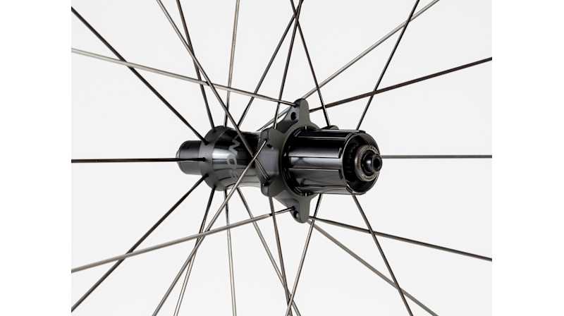 ※美品※BONTRAGER PARADIGM ELITE シマノフリー11s Bontrager Paradigm Elite TLR Road Wheel - Trek Bikes