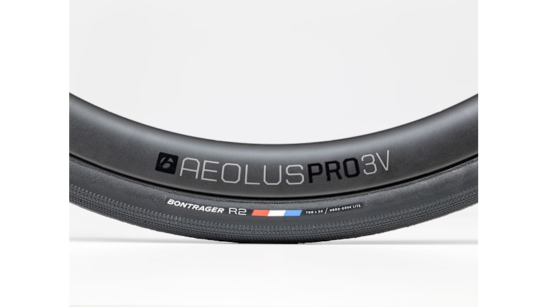Bontrager R2 Hard-Case Lite Road Tire - Trek Bikes
