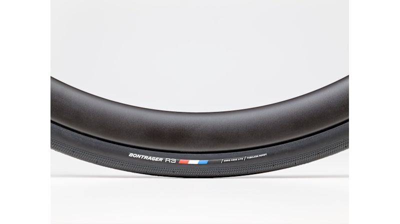 ボントレガー R3 Hard-Case Lite TLRロードタイヤ - Trek Bikes (JP)