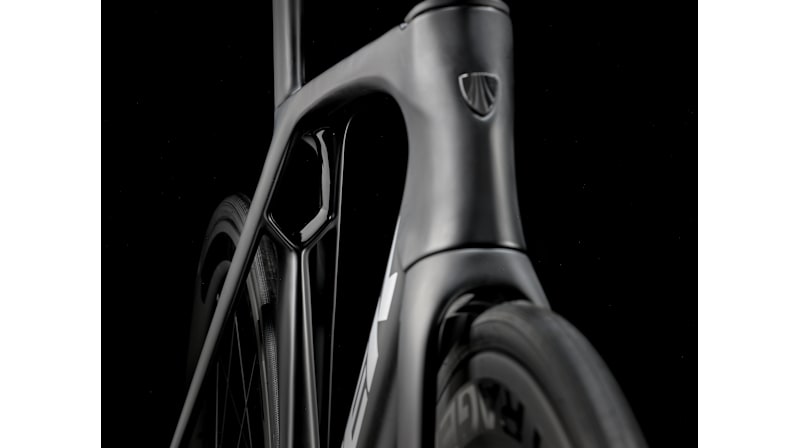 Madone SL 6 Gen 7 - Trek Bikes