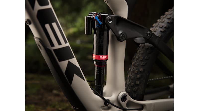 Slash 9.7 - Trek Bikes (JP)