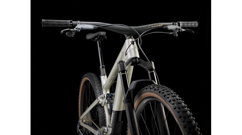 Trek Top Fuel、究極のショートトラベルトレイルバイク (JP)