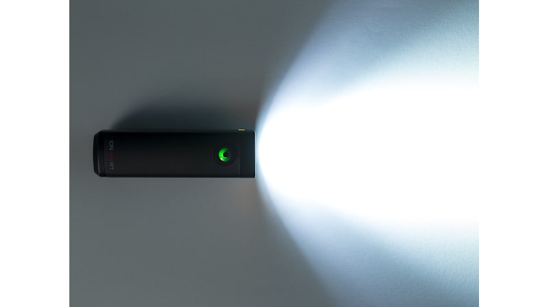 Trek Ion Pro RTフロントバイクライト - Trek Bikes (JP)