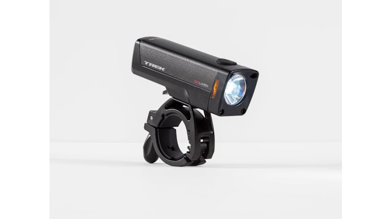 ボントレガー　lon pro RT Front light 1300 Trek Ion Pro RTフロントバイクライト - Trek Bikes (JP)