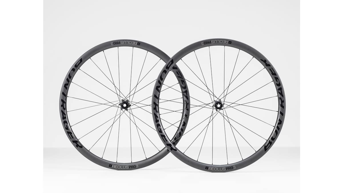 BONTRAGER Aeolus 3 TLR カーボンホイール Bontrager Aeolus Pro 3 TLR Disc Road Wheel - Trek Bikes (CA)