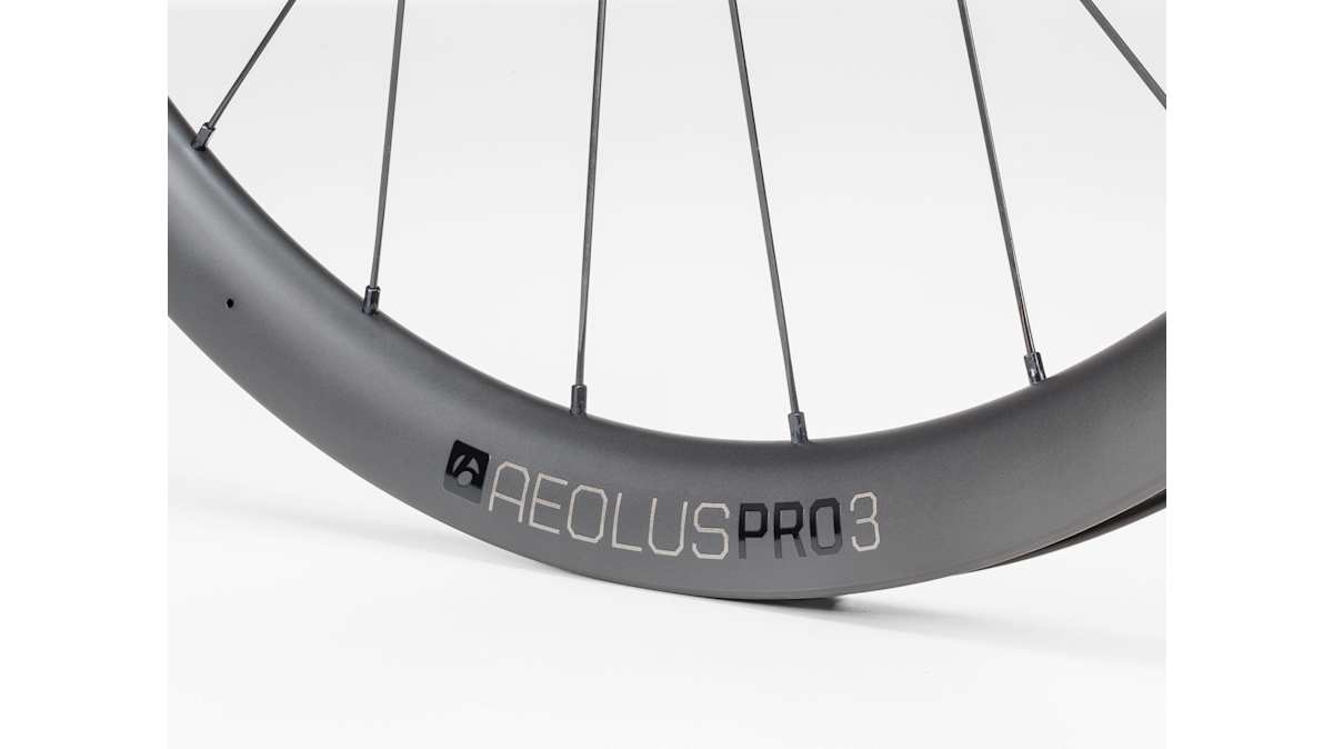 Bontrager Aeolus Pro 3 TLR Disc Road Wheel - Trek Bikes (CA)
