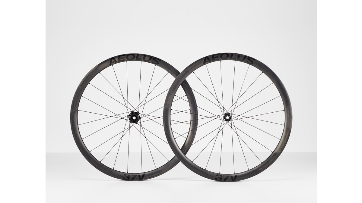【ファーストオーナー】BONTRAGER AEOLUS PRO37 Bontrager Aeolus Pro 37V Disc TLR Road Wheel - Trek Bikes
