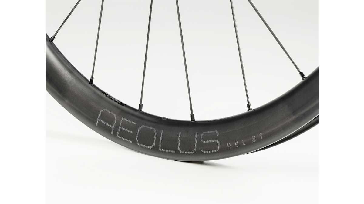 Bontrager Aeolus RSL 37 TLR Disc Road Wheel - Trek Bikes