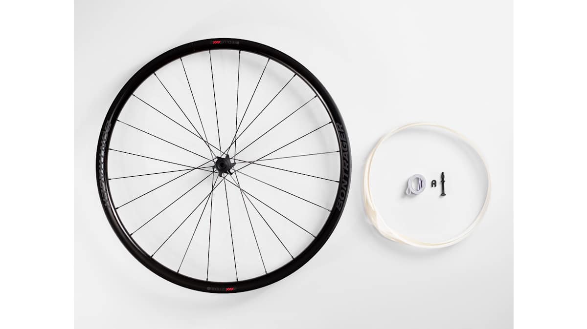 Bontrager Aeolus XXX 2 TLR Disc Clincher Road Wheel - Trek Bikes (JP)