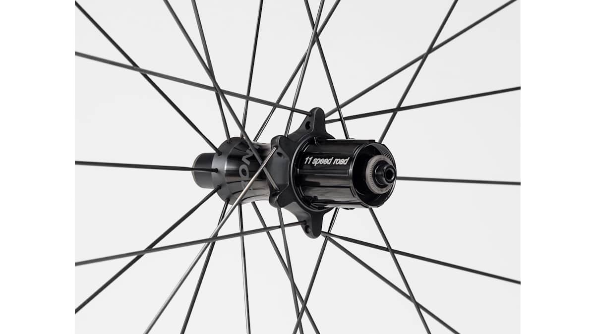 Bontrager Aeolus XXX 6 TLR Clincher Road Wheel - Trek Bikes