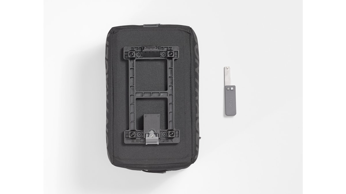 Bontrager Utility Trunk MIK Bag 黒 Bontrager MIK Utility Trunk Bag Review - YouTube