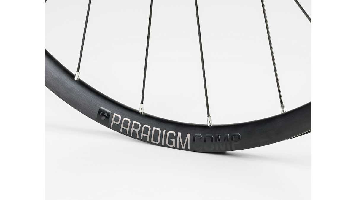 Bontrager Paradigm Comp TLR Disc Road Wheel - Trek Bikes