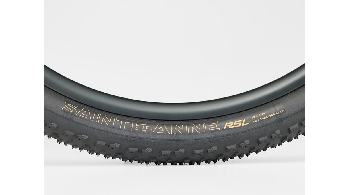 bontrager connection 前後セット　ボントレガータイヤ付き Bontrager Connection Disc(ボントレガー コネクション ディスク