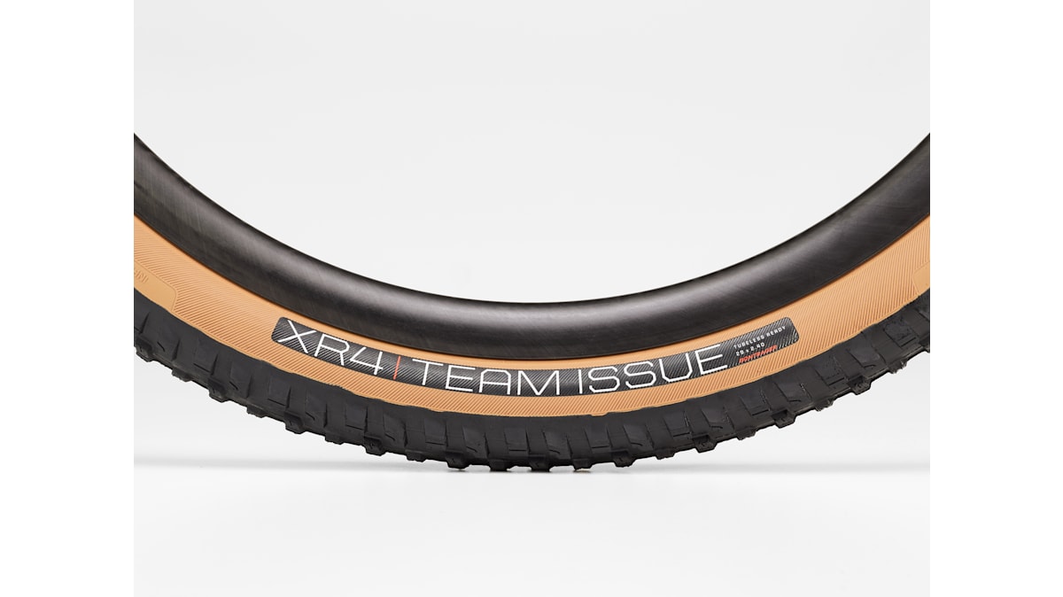 ボントレガー XR4 Team Issue TLR MTB 29×2.6 2本 Bontrager XR4 Team Issue TLR MTB Tire - Trek Bikes