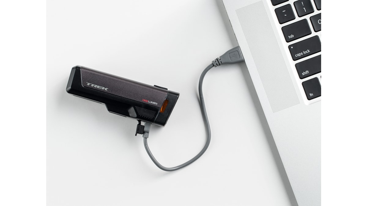 トレック Ion Pro RTフロントバイクライト - Trek Bikes (JP)