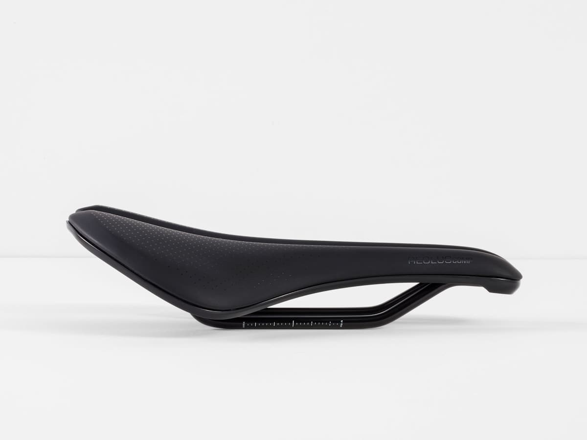 BONTRAGER AEOLUS COMP サドル 146mm Bontrager Aeolus Comp Bike Saddle - Trek Bikes