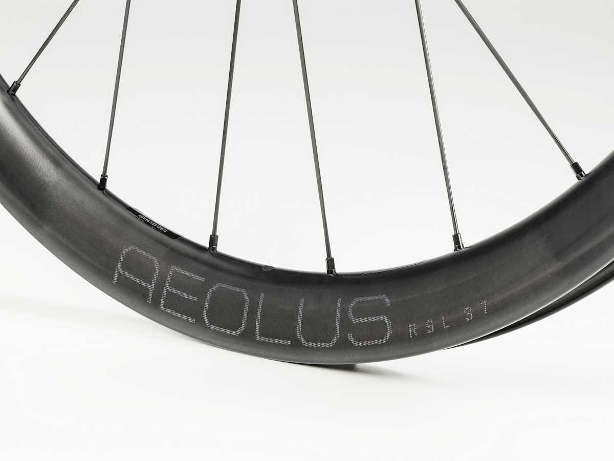 Bontrager Aeolus RSL37 リアホイール Bontrager Aeolus RSL 37 TLR Disc Road Wheel - Trek Bikes (AU)