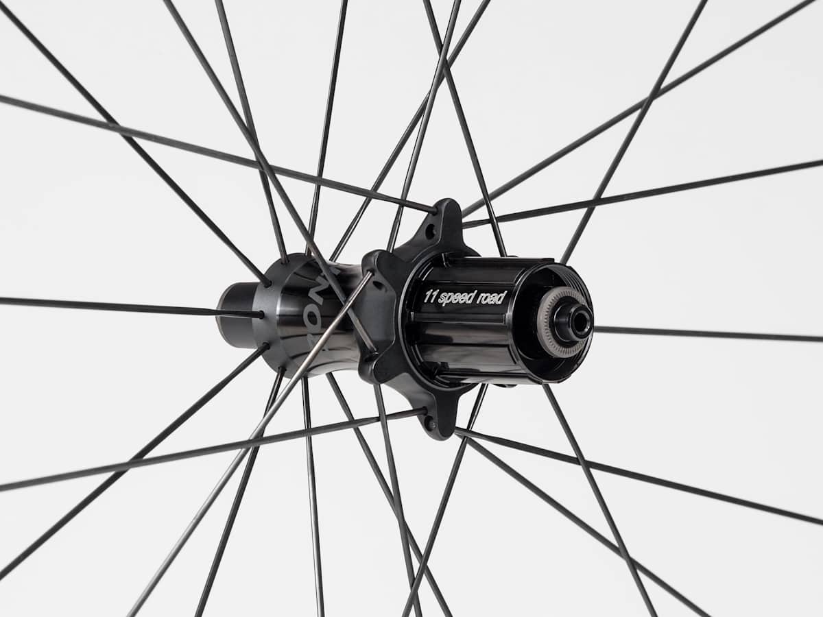Bontrager Aeolus XXX 6 TLR Clincher Road Wheel - Trek Bikes