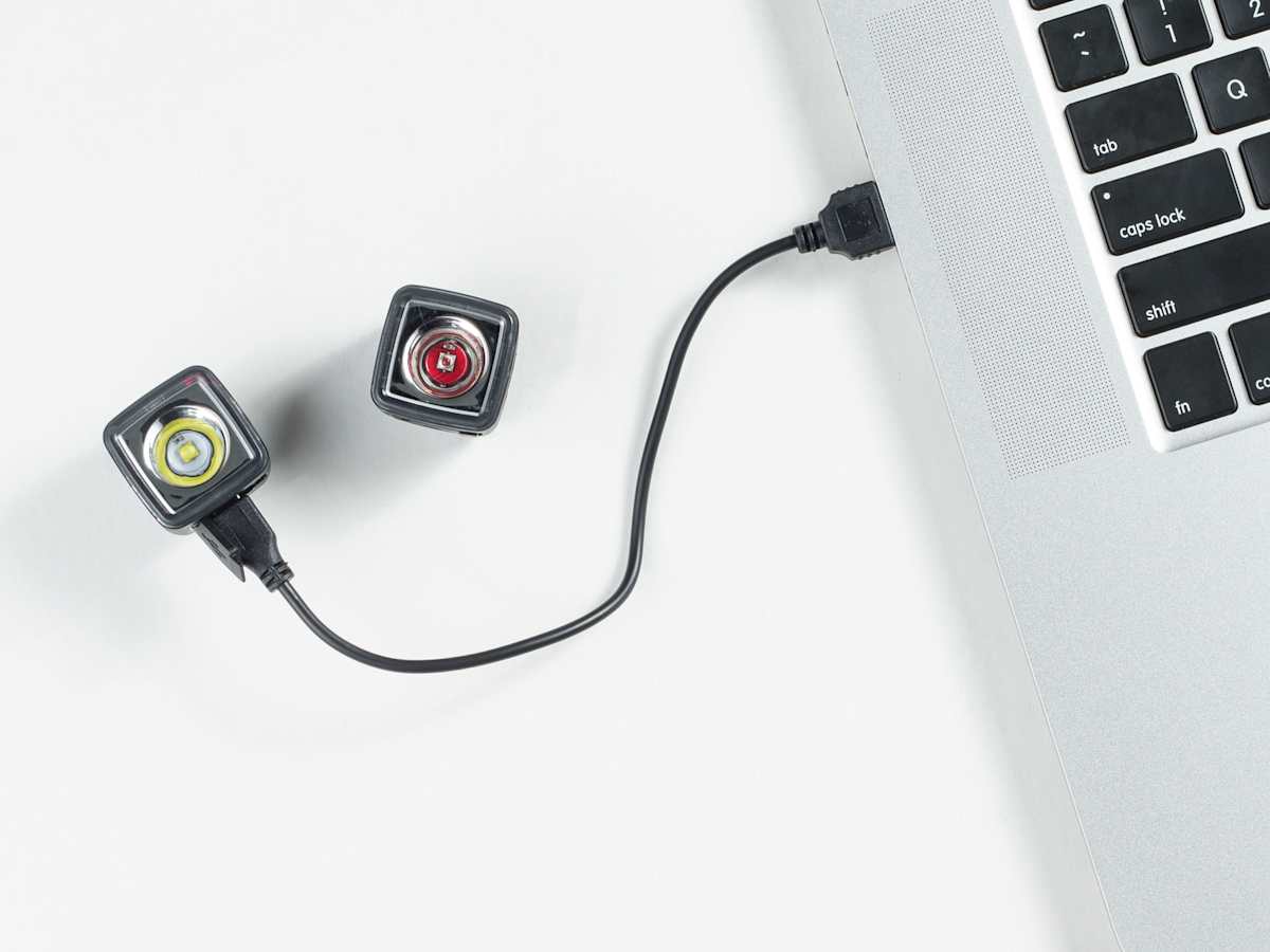 ボントレガー Ion 100 R/Flare R シティ 前後ライトセット - Trek