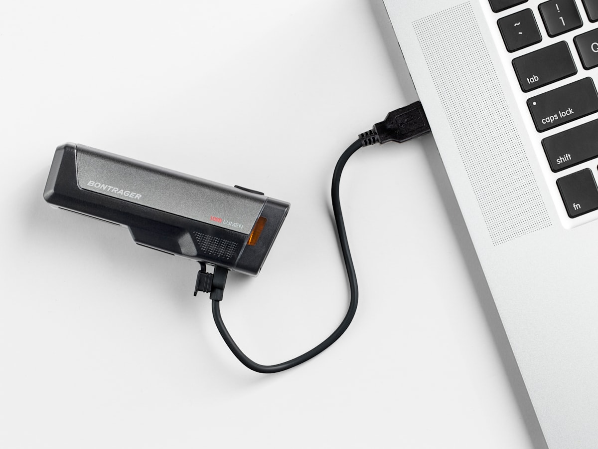 Trek Ion Elite Rフロントバイクライト トレック Ion Elite Rフロントバイクライト - Trek Bikes (JP)