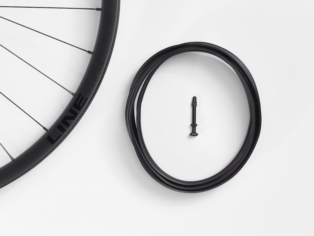 MTB Bontrager LineComp30 29ber Boostタイヤ付 Bontrager Line Carbon 30 TLR Boost 27.5˝ MTB Wheel - Trek Bikes