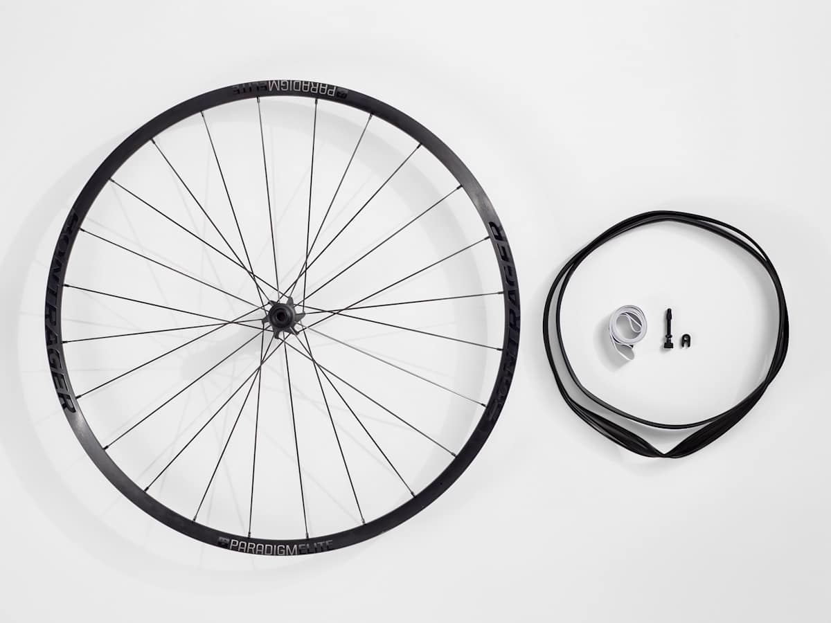 Bontrager Paradigm Elite TLR Disc Road Wheel - Trek Bikes