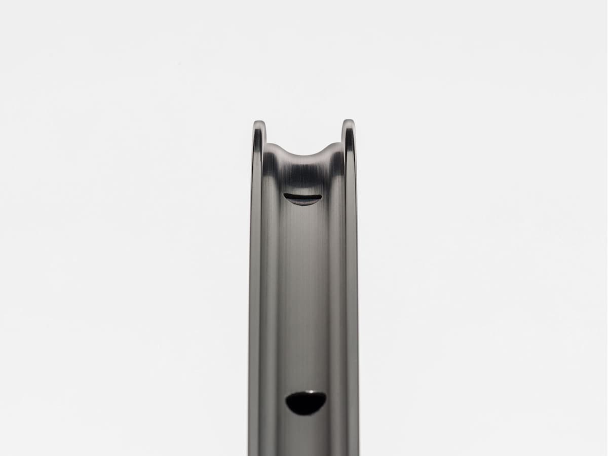 Bontrager Paradigm Elite TLR Road Wheel - Trek Bikes