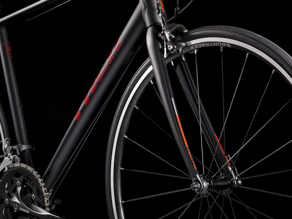 TREK DOMANE AL2 Rim サイズ56cm ロードバイク　青森 TREK DOMANE AL2 Rim サイズ56cm ロードバイク 青森 TREK DOMANE