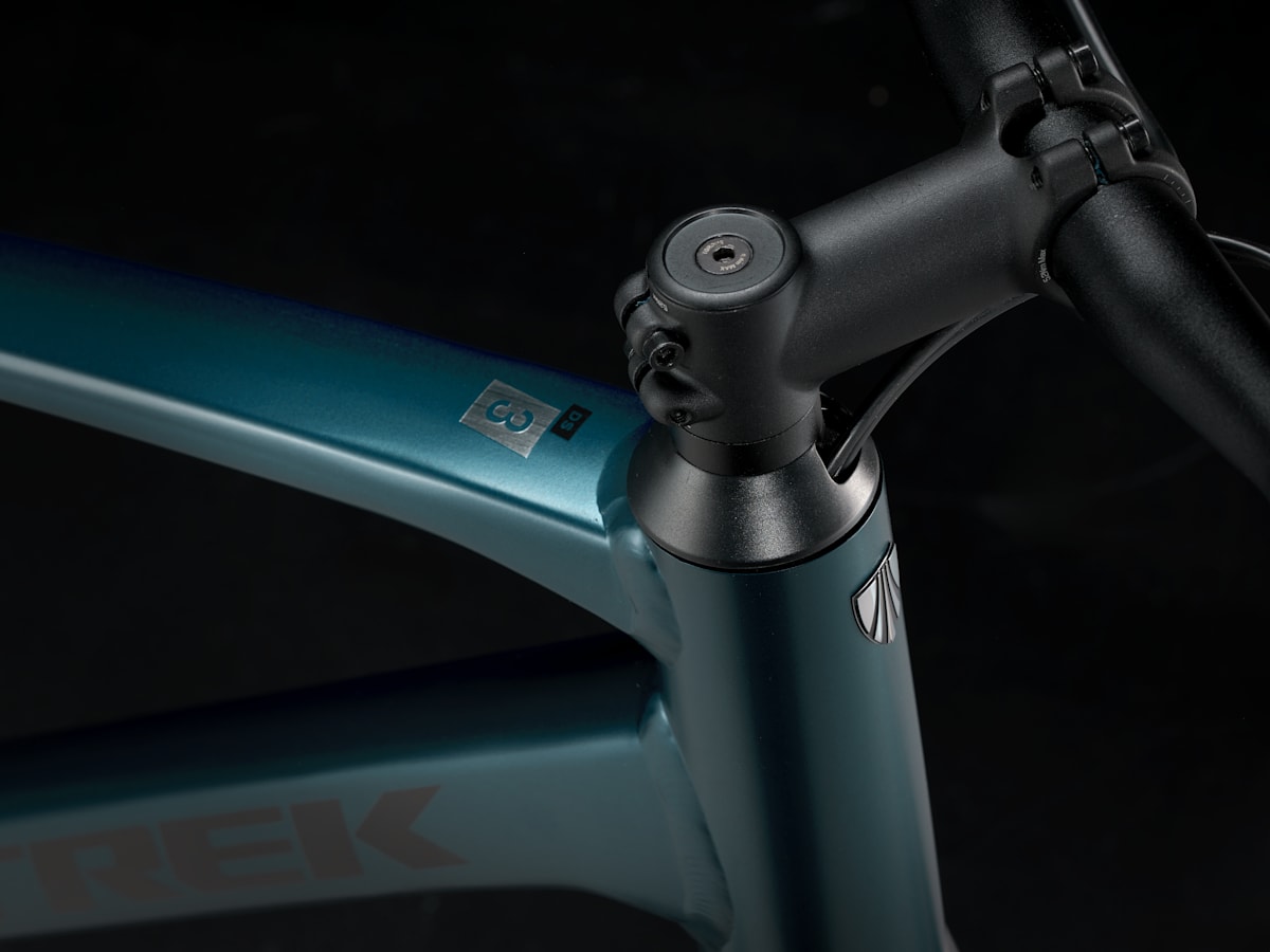 TREK DUAL SPORT 8.5 DS サイズ　44.5 フレーム 街中からトレイルまでこなすユーティリティバイク トレック DS