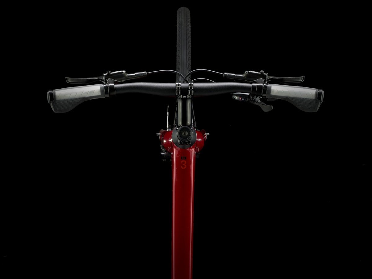 【美品・フルセット】TREK FX3 Mサイズ 室内保管　レッド[引き取り限定] 美品・フルセット】TREK FX3 Mサイズ 室内保管 レッド[引き取り限定]