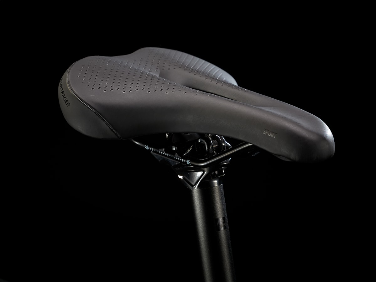 お渡し方要相談、室内保管・美品】TREK クロスバイクFX3 ブラック