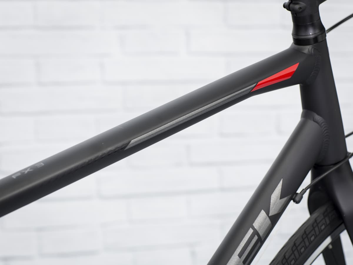 【美品・フルセット】TREK FX3 Mサイズ 室内保管　レッド[引き取り限定] 美品・フルセット】TREK FX3 Mサイズ 室内保管 レッド[引き取り限定