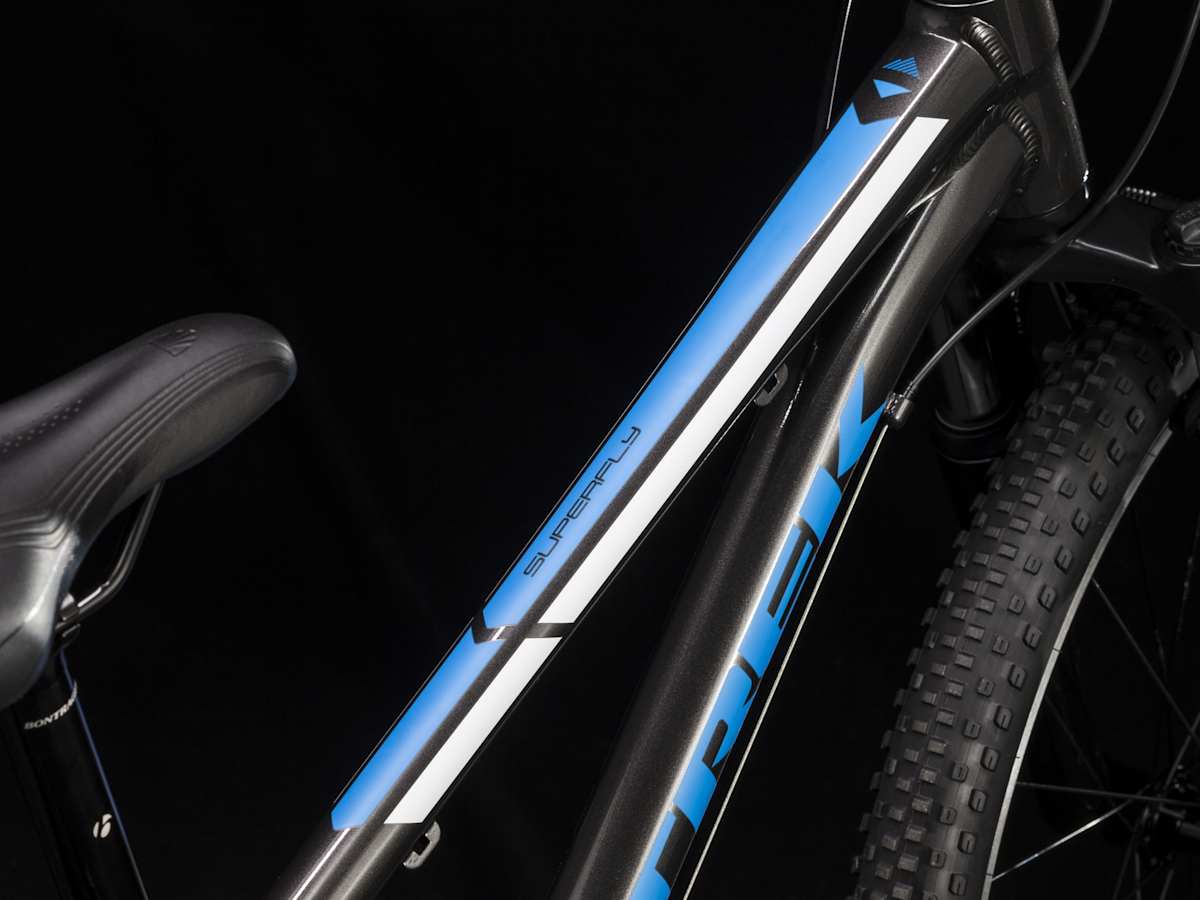 トレック　スーパーフライ　20インチ　タイヤ交換済み トレック スーパーフライ 20インチ タイヤ交換済み トレック