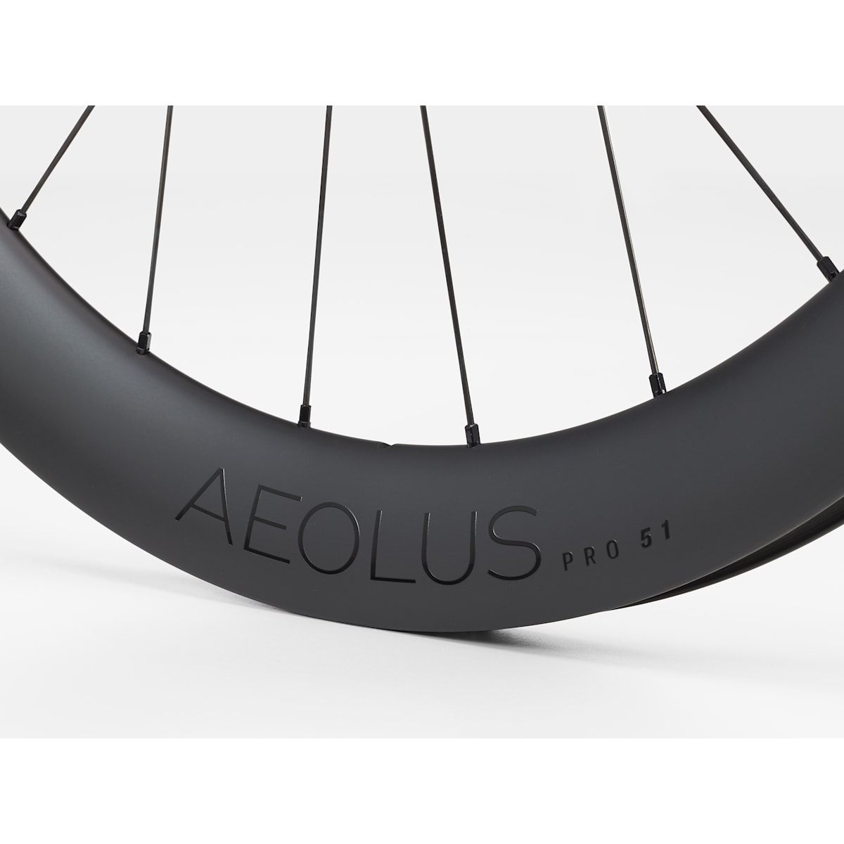 ボントレガー AEOLUS PRO 51 TLR DISC 　フロント Bontrager Aeolus Pro 51 TLR Disc Road Wheel - Trek Bikes