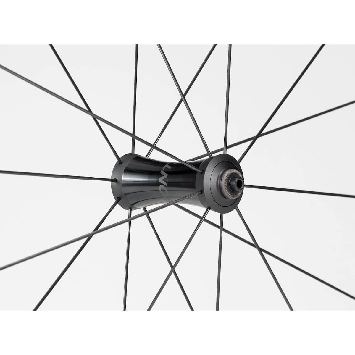 Bontrager Aeolus XXX 6 TLR Clincher Road Wheel - Trek Bikes