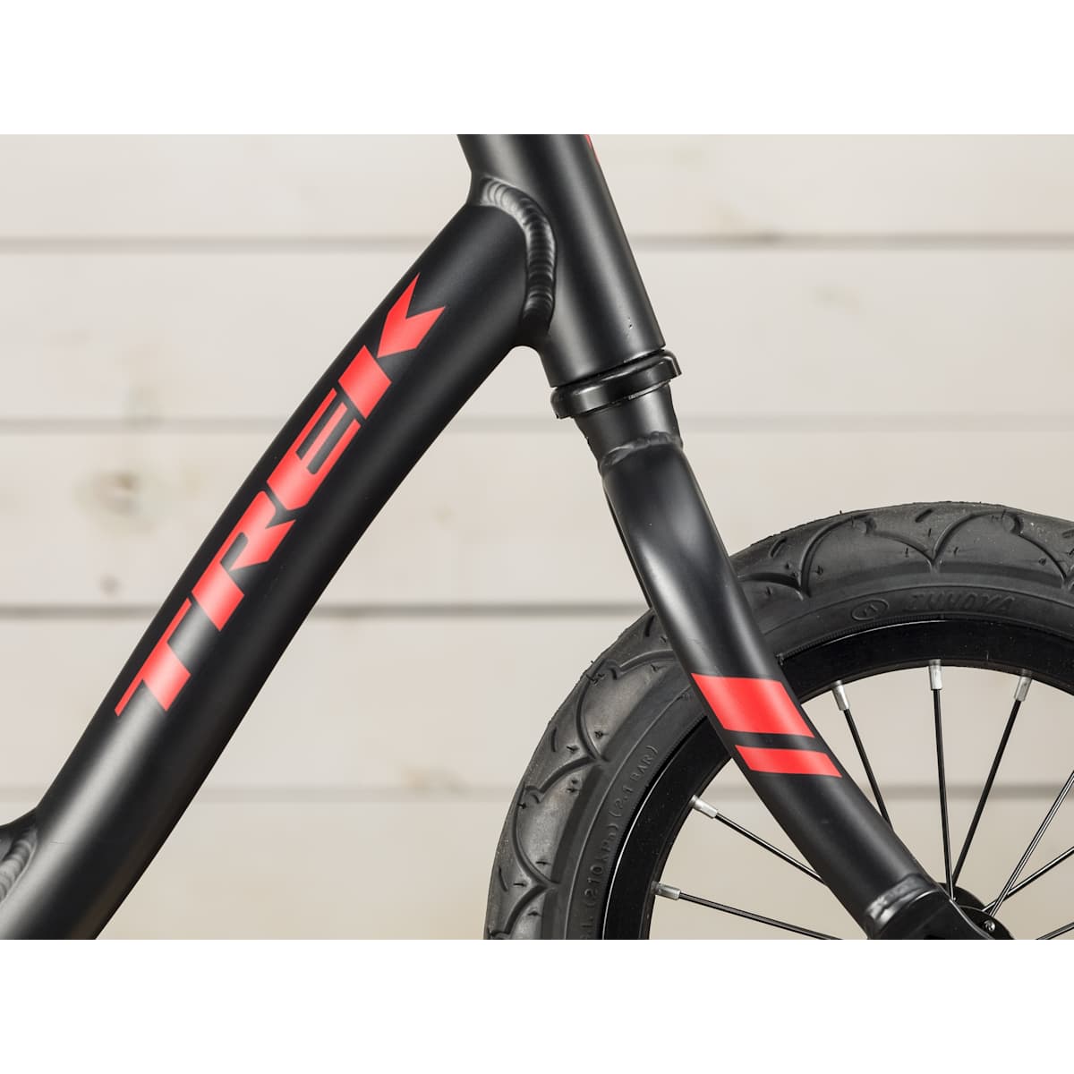 Trek バランスバイク ブラック/レッド kickster トレック Kickster - Trek Bikes